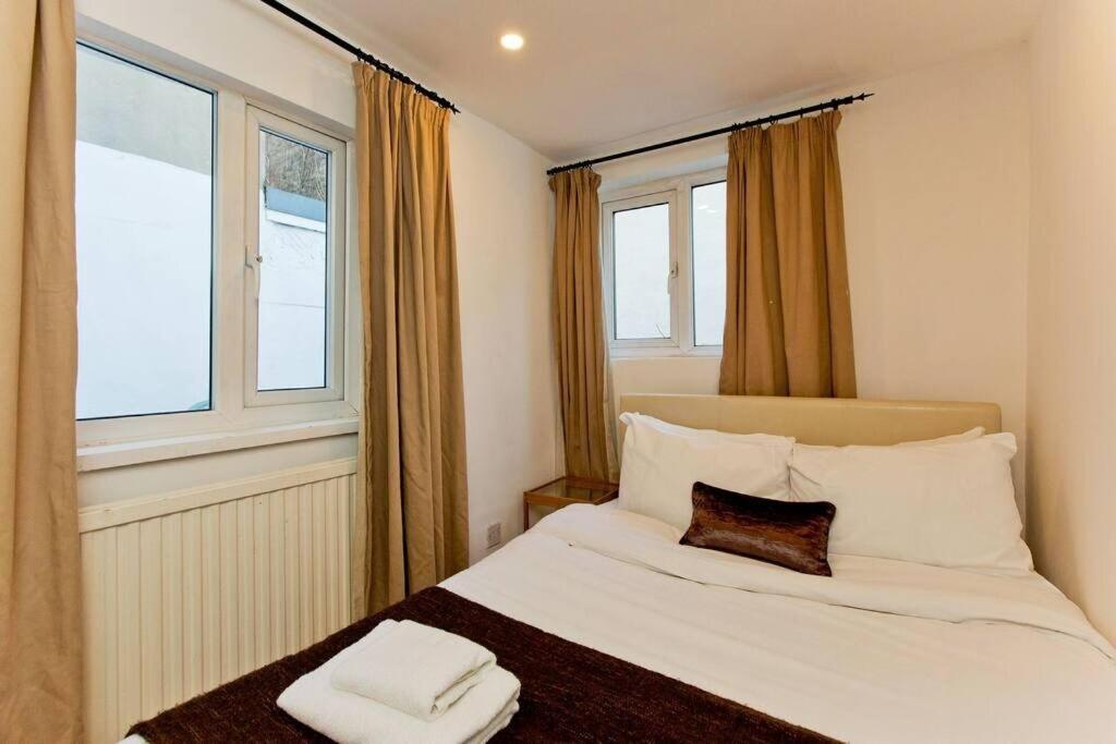 2 Bedroom Central Victoria Londra